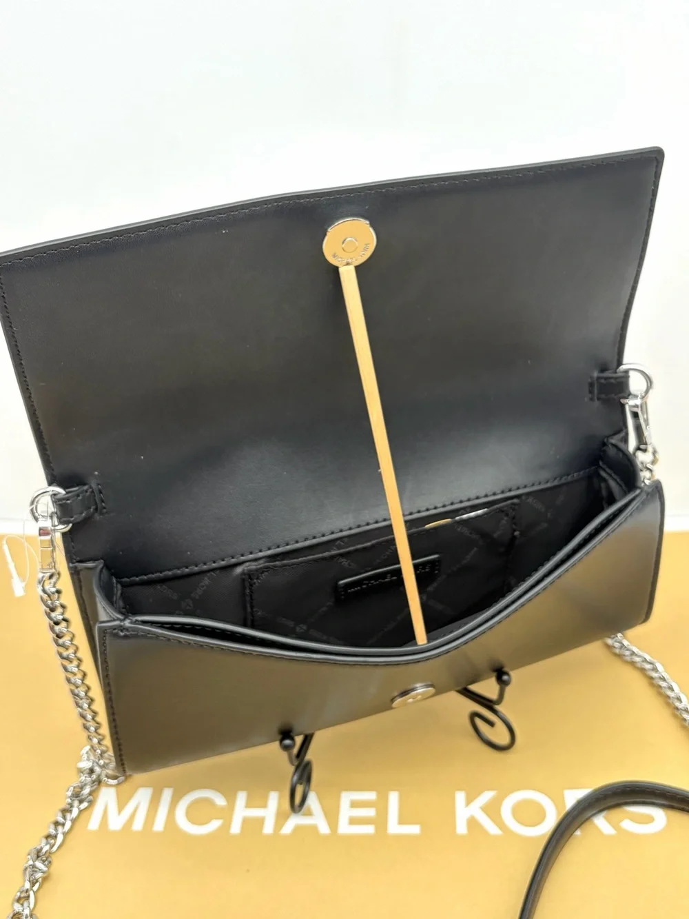Michael Kors Jet Set Travel Leather Clutch Crossbody Wallet on chain